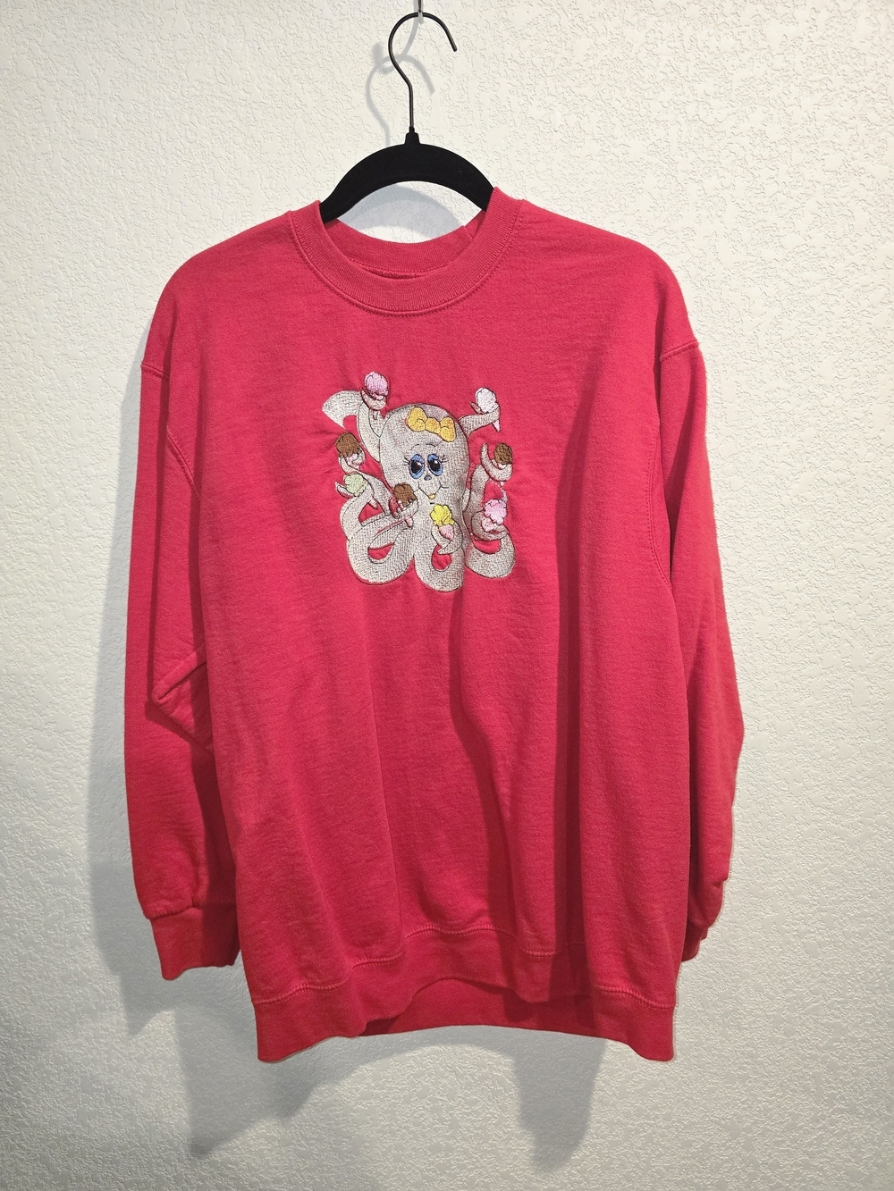 Fruit of the Loom Vintage Octopus Ice Cream Embroidered Sweatshirt Large